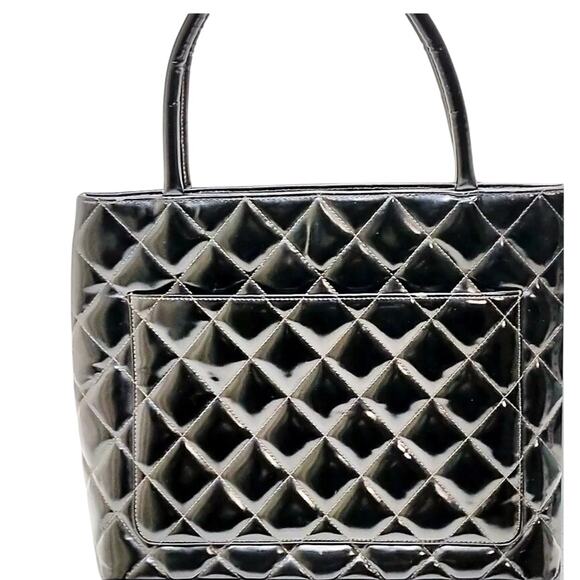 Chanel Black Enamel Tote EUC - Picture 2 of 9